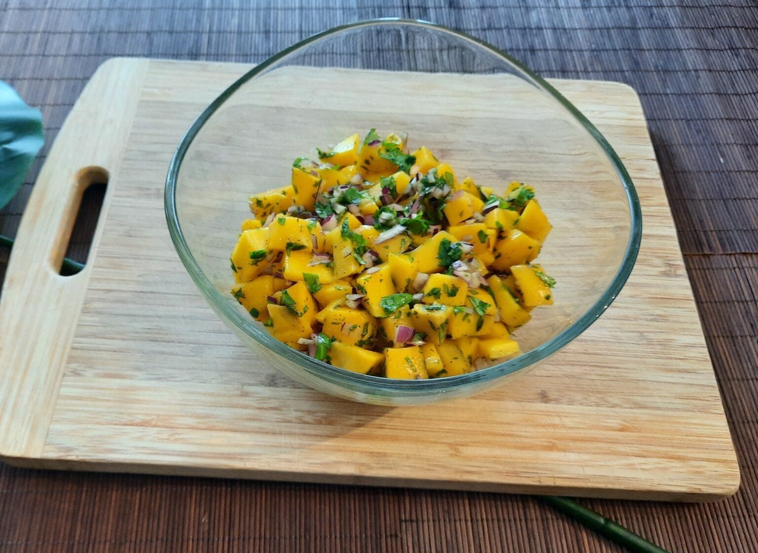 Mango Salsa - Fruchtiger Karibik-Salat Mango Salsa - Fruchtiger Karibik-Salat