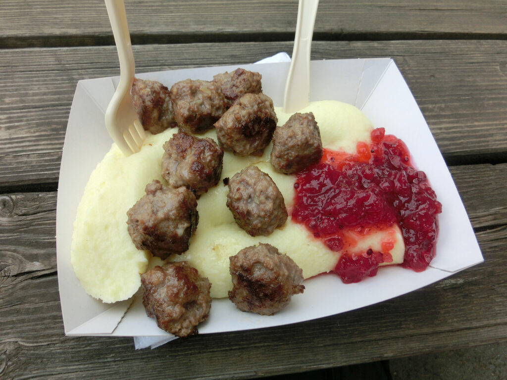 Köttbullar mit Kartoffelpüree