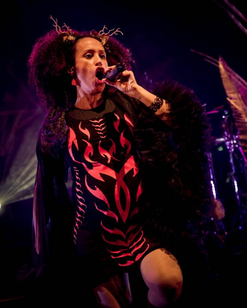 La Yegros live in Grenoble