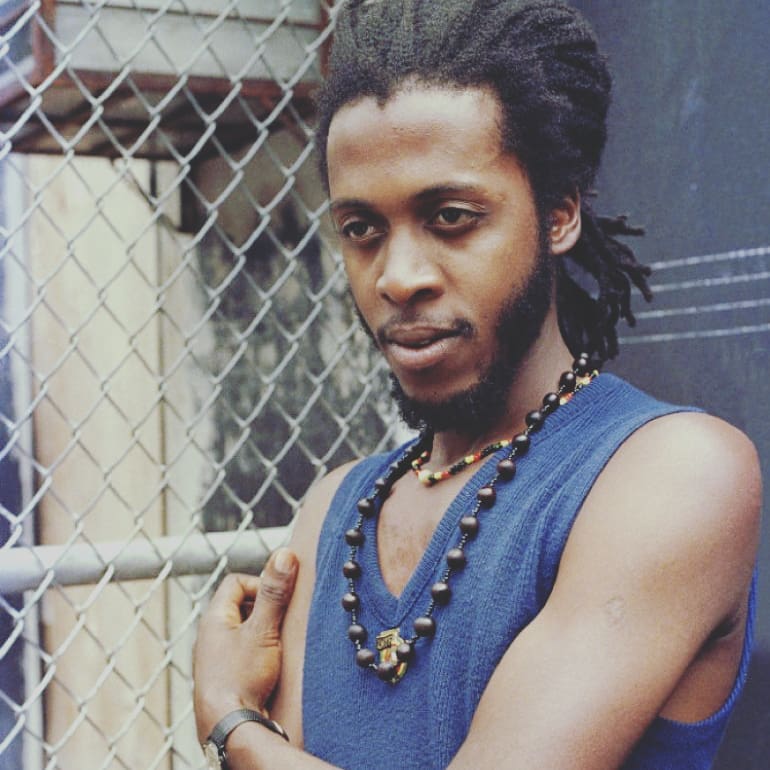 Ini kamoze Biografie