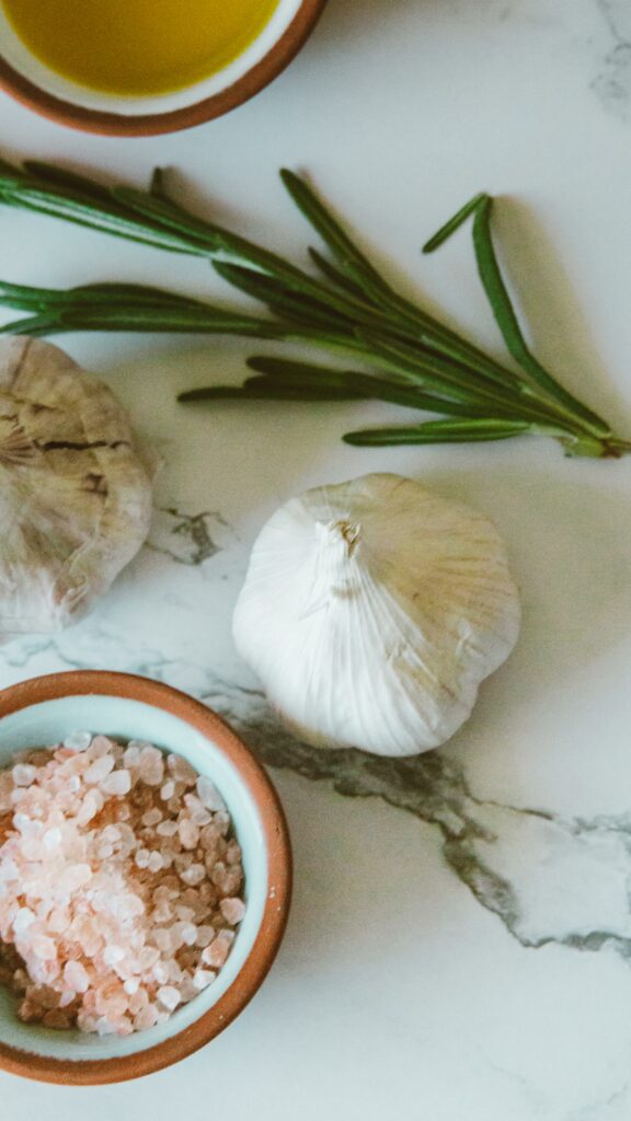 Salz und Knoblauch