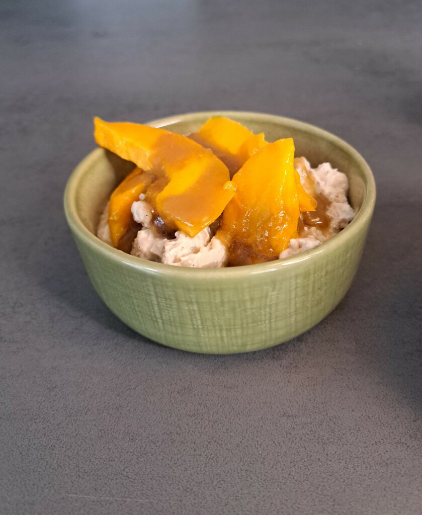 Kokosmilchreis mit Mango und Karamelsauce-Lifestyle