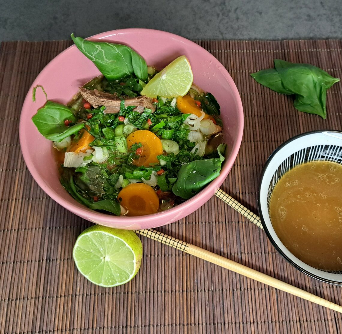 Phở – Vietnamesische Rindfleischsuppe - Rezept