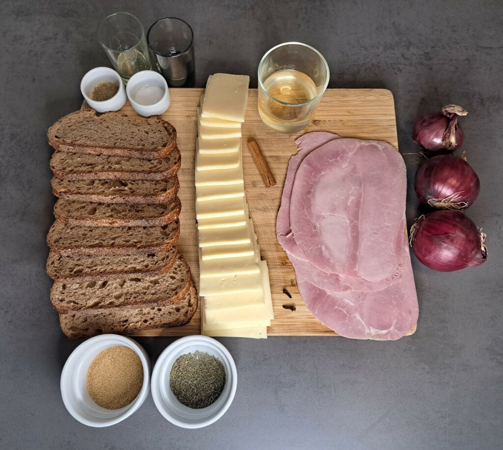 Raclette-Brötli-mit-Zwiebeltopping-Zutaten