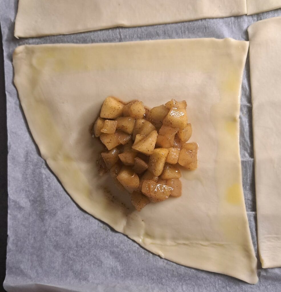 Apple Turnovers – Amerikanische Apfeltaschen aus Blätterteig-zubereitung2