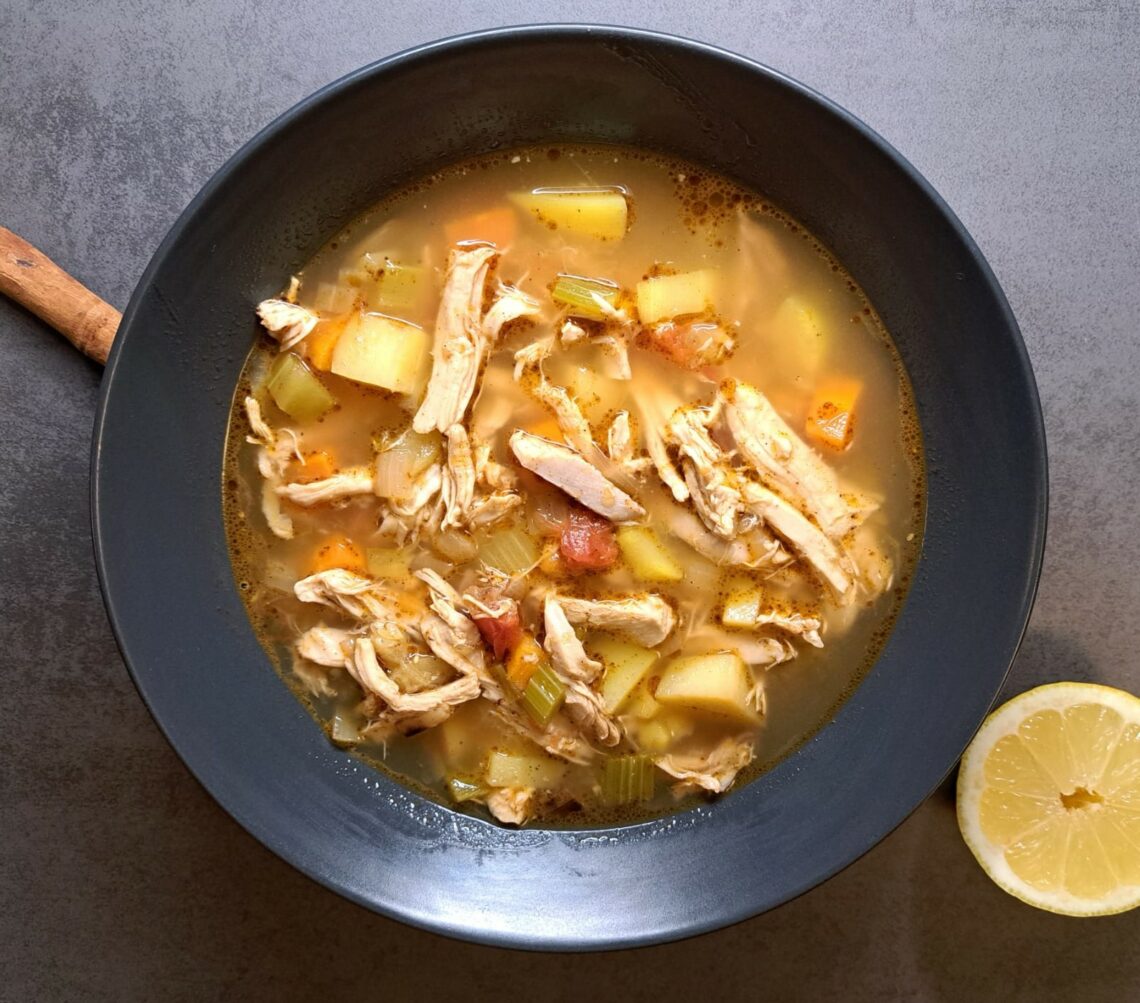 Shorbat Dajaj – Libanesische Hühnersuppe mit Zimt-Rezept