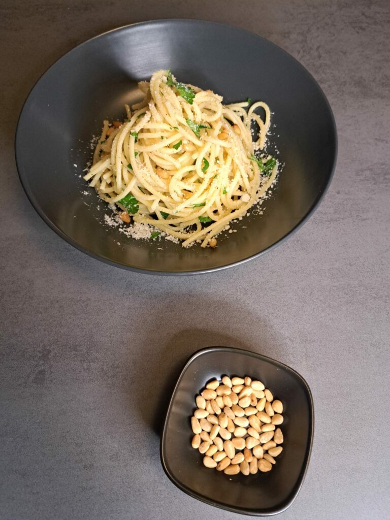 Spaghetti al Burro e Pinoli – Butterpasta mit Pinienkernen-Lifestyle