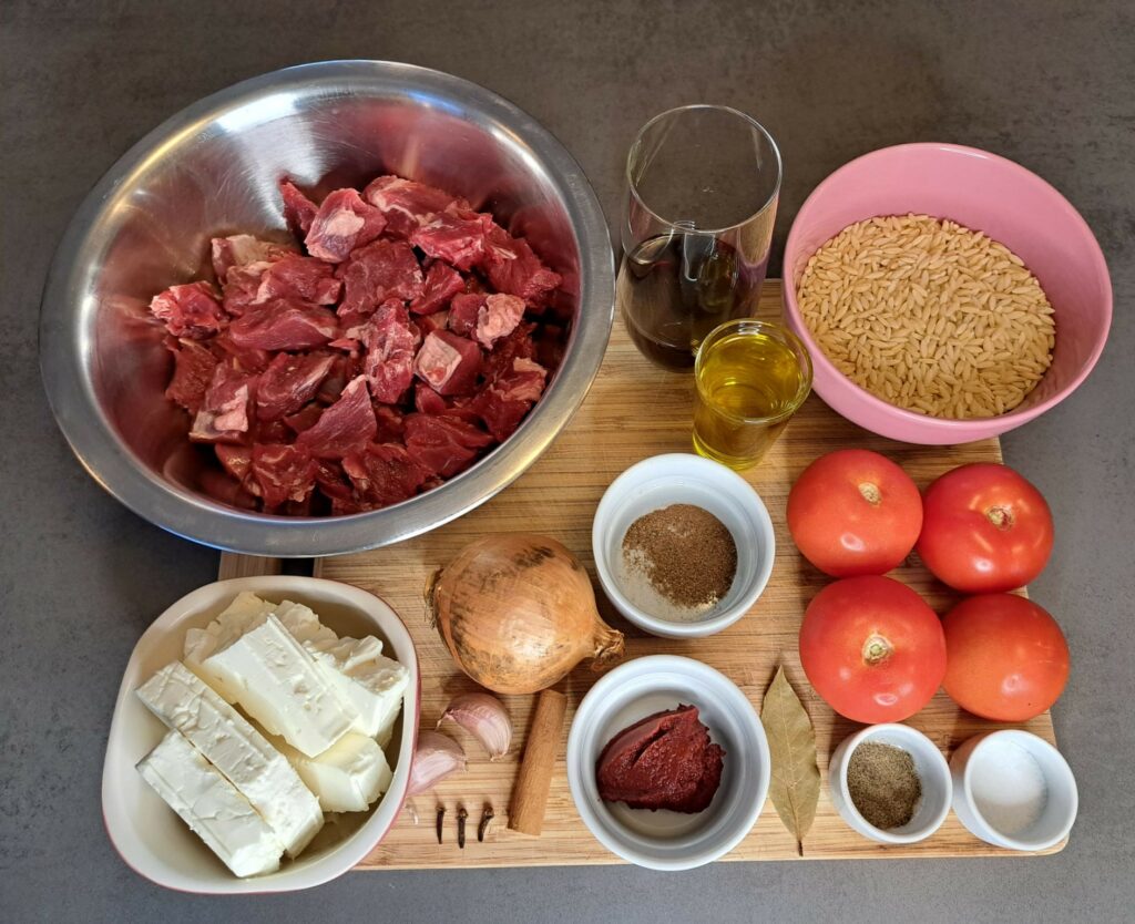 Yiovetsi – Griechisches Rindfleischragout mit Kritharaki-Nudeln-zutaten