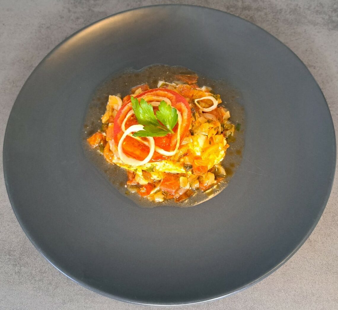 Psari à la Spetsiota – Griechischer Fisch in Tomatensauce-rezeptneu